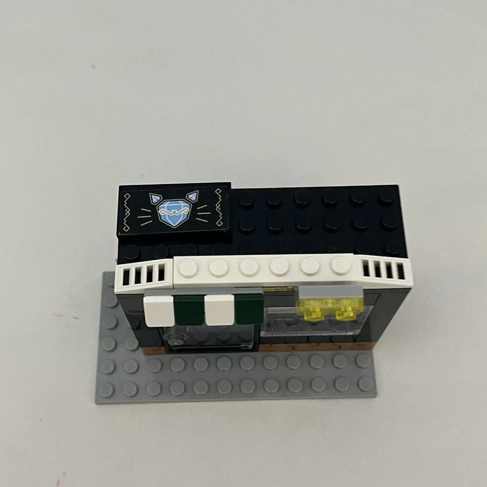 Lego Batman Movie 70902 Catwoman Catcycle Vehicle And Jewelry Store Incomplete